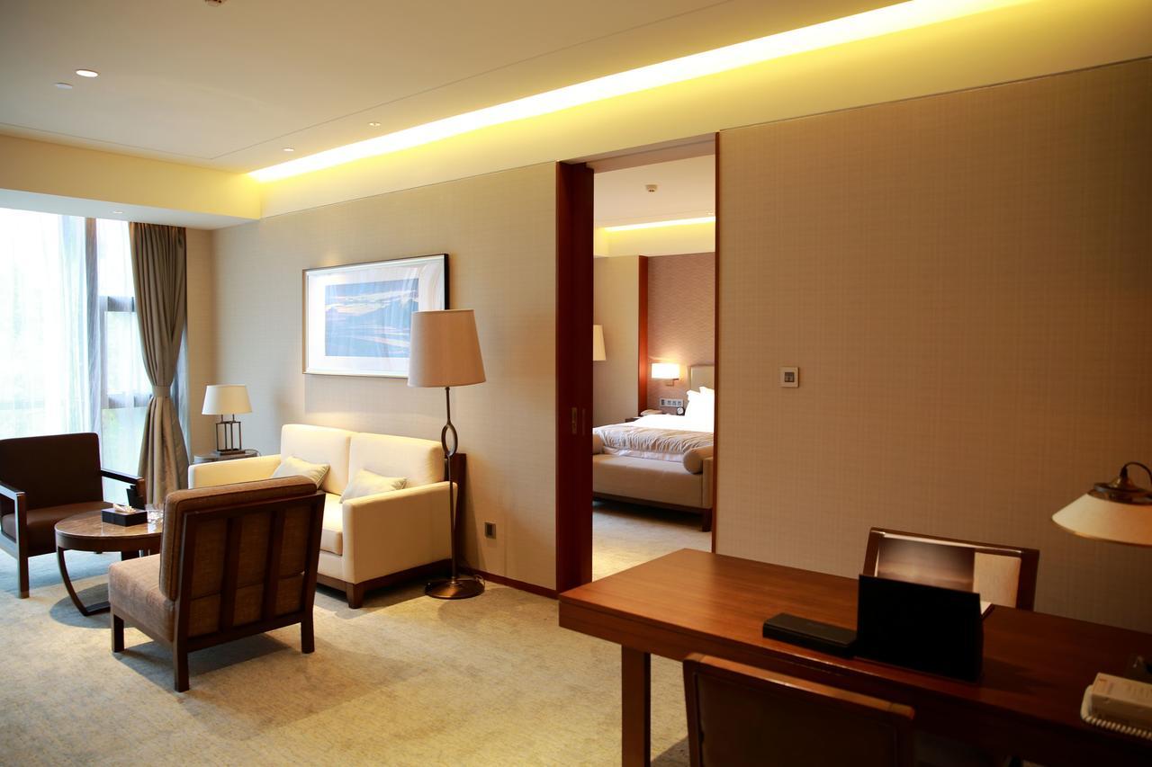 Zhongjian Yanqi Lake View Hotel Pekín Exterior foto